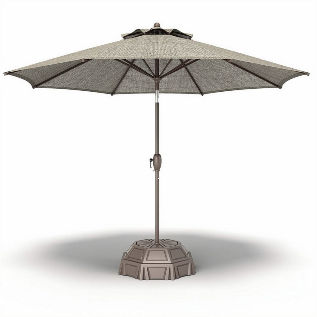 Parasol met een diameter van 300 cm en een stevige kunststof voet in beige